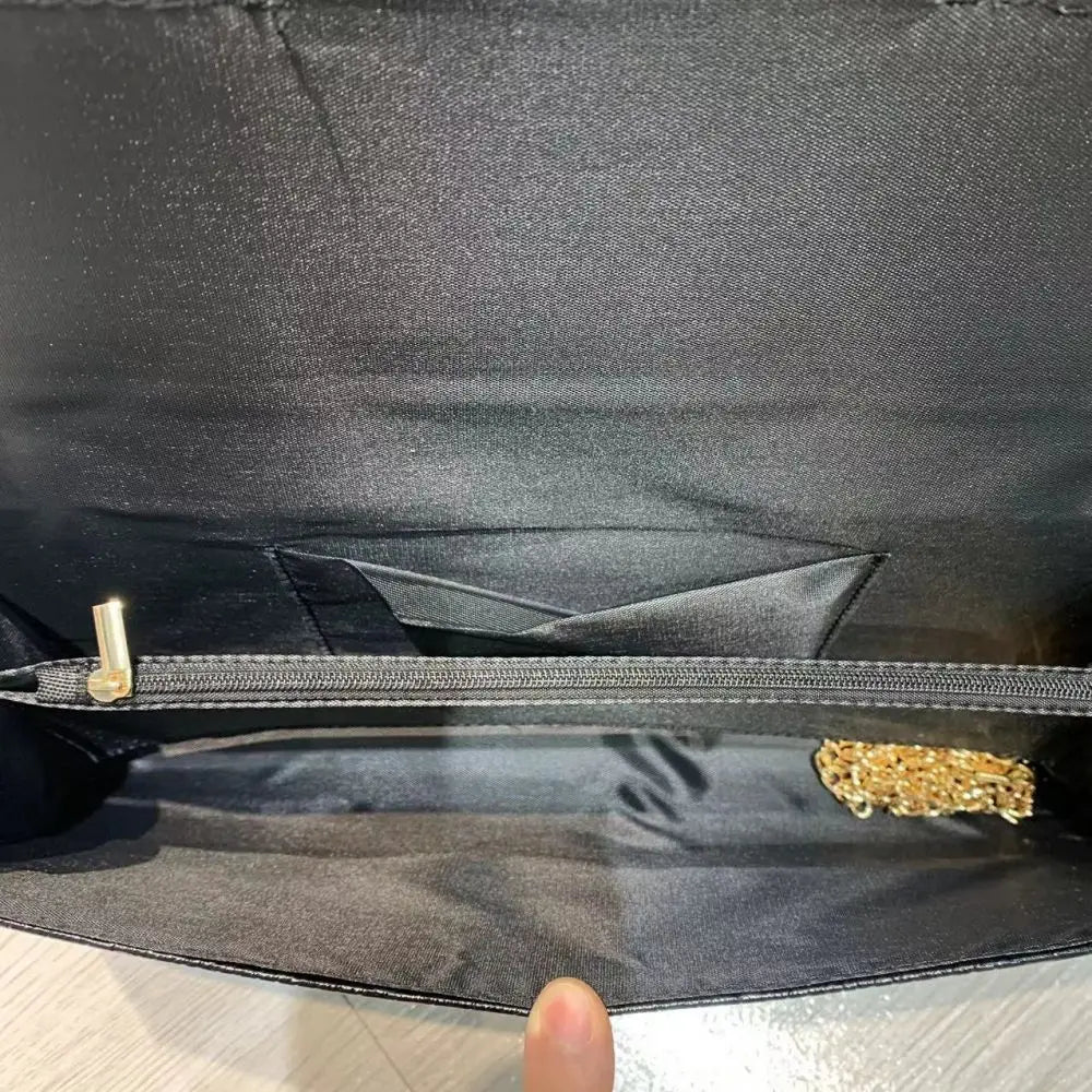Women's Black Crocodile Clutch Bag, Elegant Faux Leather Envelope Purse, Textured Evening Handbag with Flap Closure for Parties & Special Occasions