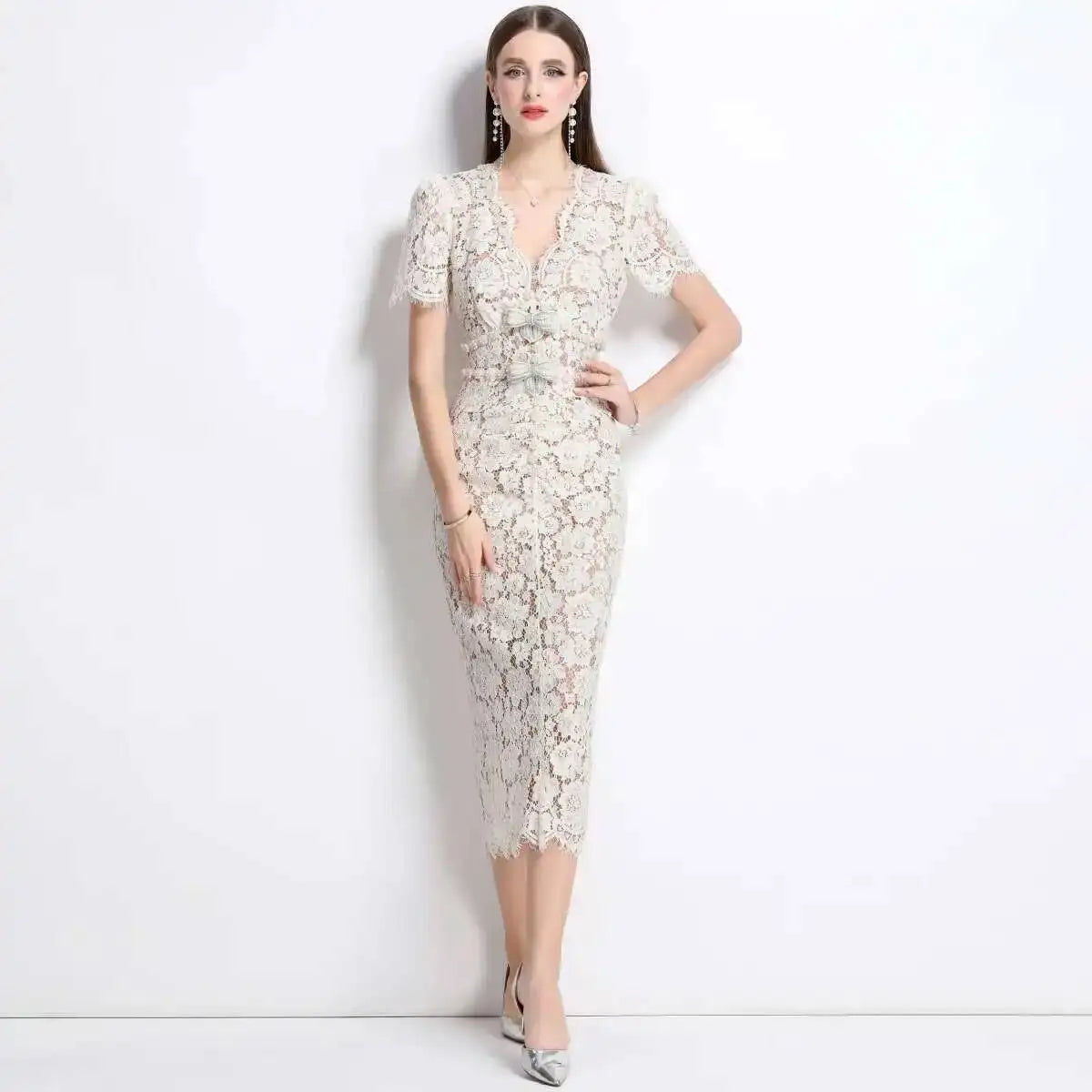 Lace Midi Dress – Short Sleeve Bodycon Dress with V-Neck, Intricate Lace Texture and Fitted Silhouette for Weddings, Brunch & Events