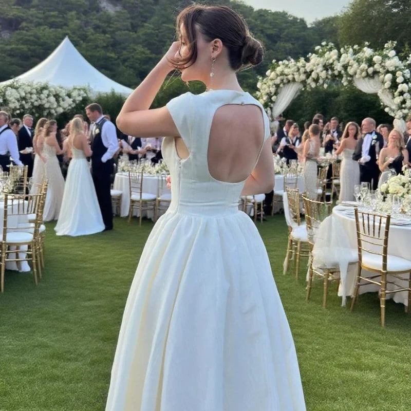 Elegant Midi Dress – Short Sleeve V-Neck Dress with Fitted Bodice, Defined Waist and Flowing A-Line Skirt for Weddings & Special Events