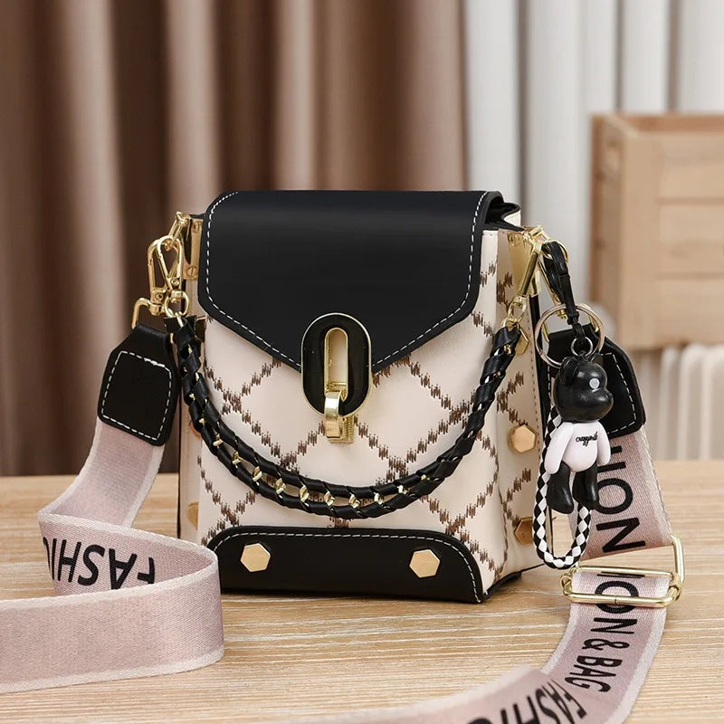 Women's Crossbody Shoulder Bag, Fashionable Leather Mini Handbag, Quilted Chain Strap Purse with Adjustable Wide Strap