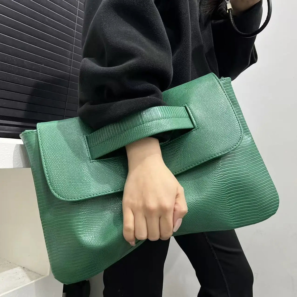 Oversized Shoulder Tote Bag, Large Textured Handbag with Front Flap Pocket, Spacious Carryall Purse with Wide Handles for Work, Travel & Everyday Use