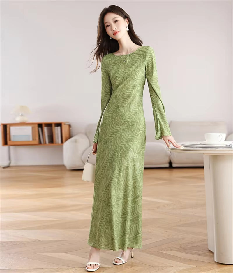 Printed Maxi Dress – Long Sleeve A Line Dress with Round Neckline, Abstract Swirl Pattern and Relaxed Flowing Silhouette