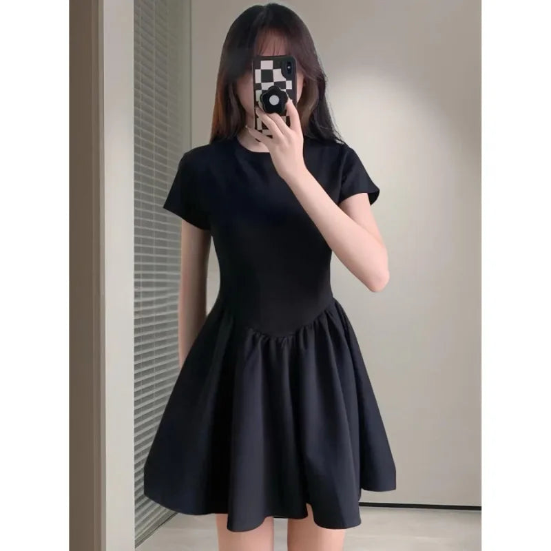 Fit and Flare Mini Dress – Short Sleeve Crew Neck Dress with Defined Waist, Flared Skirt and Elegant A-Line Silhouette for Casual Outings