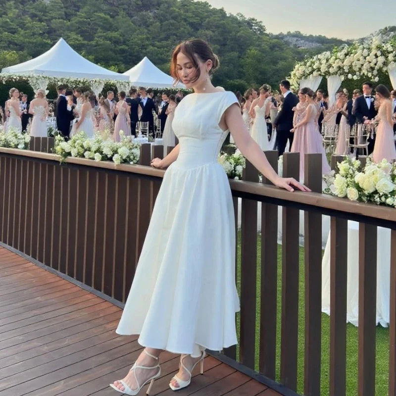 Elegant Midi Dress – Short Sleeve V-Neck Dress with Fitted Bodice, Defined Waist and Flowing A-Line Skirt for Weddings & Special Events