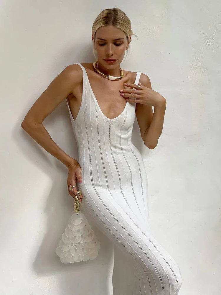 Sleeveless Ribbed Maxi Dress – Scoop Neck Bodycon Dress with Wide Shoulder Straps, Vertical Textured Detailing and Elegant Fitted Silhouette