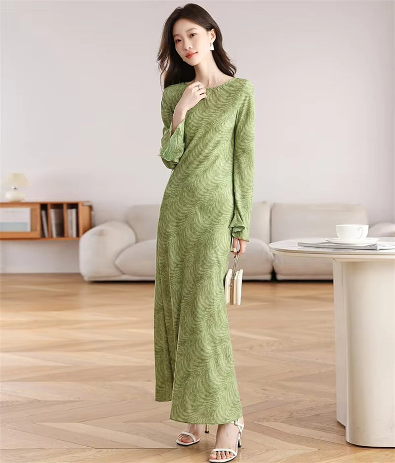 Printed Maxi Dress – Long Sleeve A Line Dress with Round Neckline, Abstract Swirl Pattern and Relaxed Flowing Silhouette