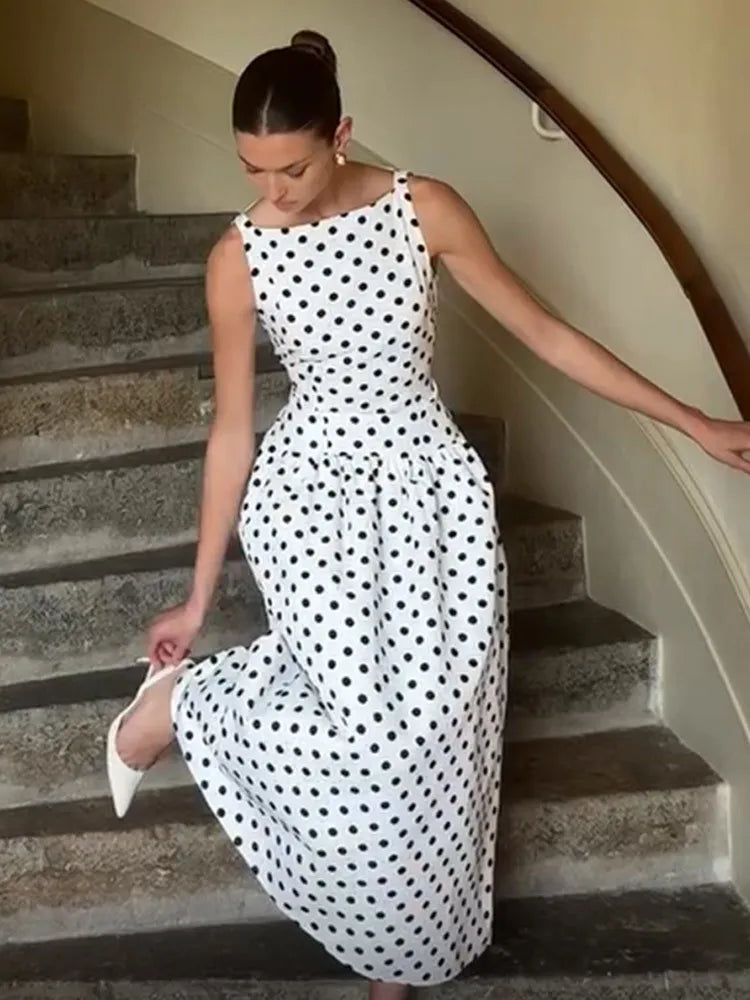 Polka Dot Maxi Dress – Sleeveless Round Neck A-Line Dress with Fitted Waist, Flared Skirt and Elegant Floor-Length Silhouette for Events