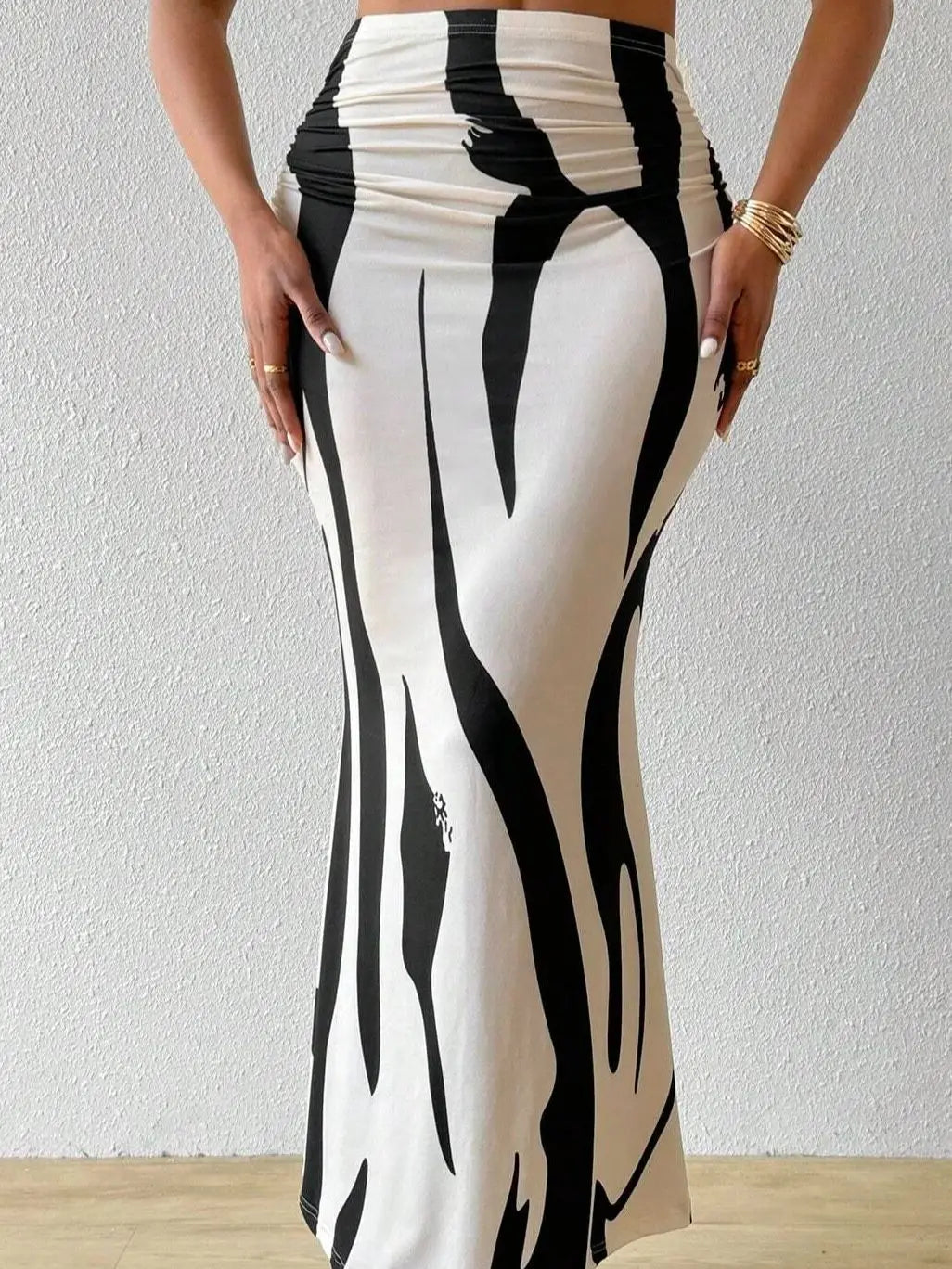 High Waisted Abstract Print Maxi Skirt Bodycon Long Pencil Skirt Stretch Fitted Slit Detail Statement Evening Wear