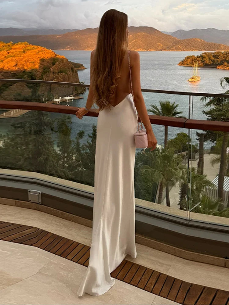 Elegant Maxi Dress – Sleeveless V-Neck Dress with Fitted Bodice, High Side Slit and Flowing Floor-Length Skirt for Evening Events & Parties