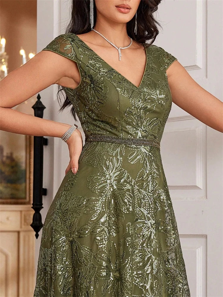 Lace A-Line Maxi Dress – Short Sleeve V-Neck Gown with Fitted Bodice, Defined Waist and Flowing Floor-Length Skirt for Weddings & Events