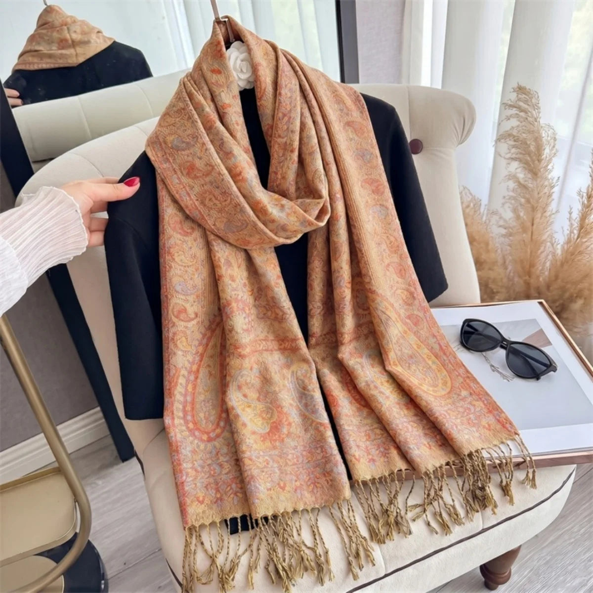 Women's Paisley Print Headscarf, Ornamental Pattern Shawl Wrap, Lightweight Look Scarf with Decorative Border