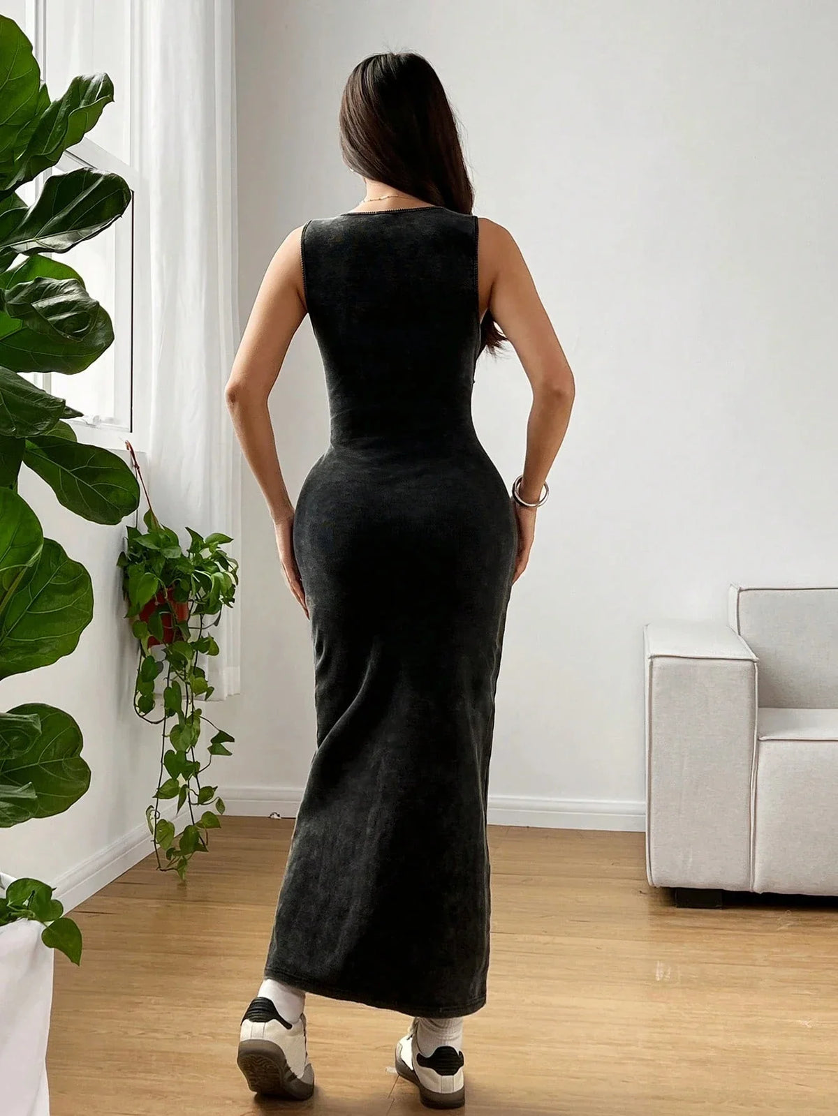 Ribbed Midi Dress – Sleeveless High Neck Bodycon Dress with Fitted Silhouette, Stretch Knit Texture and Elegant Midi Length for Casual Outings