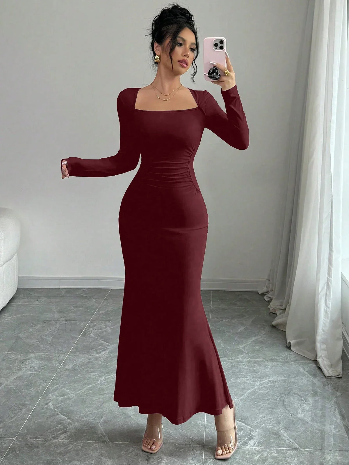 Bodycon Maxi Dress – Long Sleeve Square Neck Dress with Ruched Waist, Figure-Hugging Silhouette and Flared Floor-Length Skirt for Events