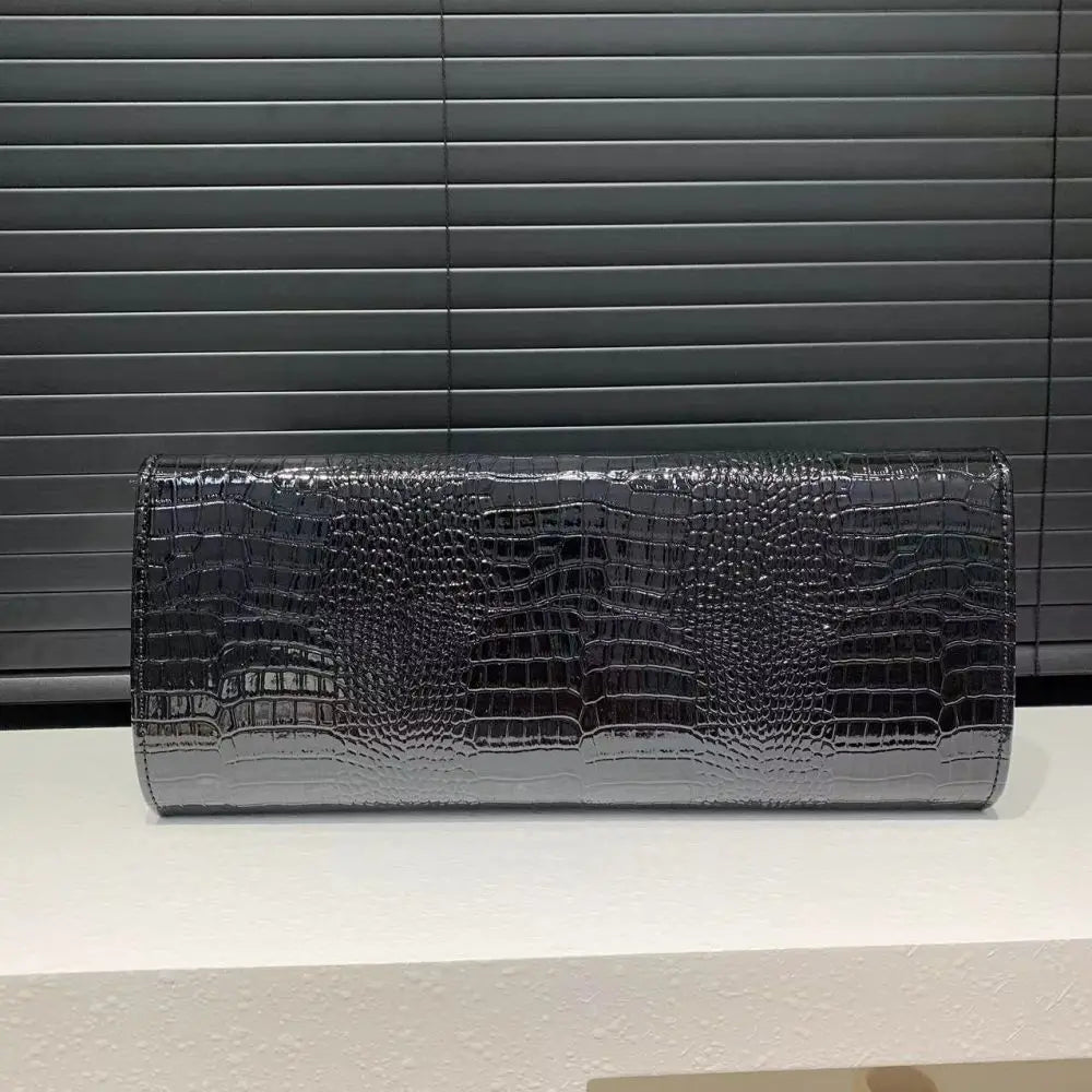 Women's Black Crocodile Clutch Bag, Elegant Faux Leather Envelope Purse, Textured Evening Handbag with Flap Closure for Parties & Special Occasions