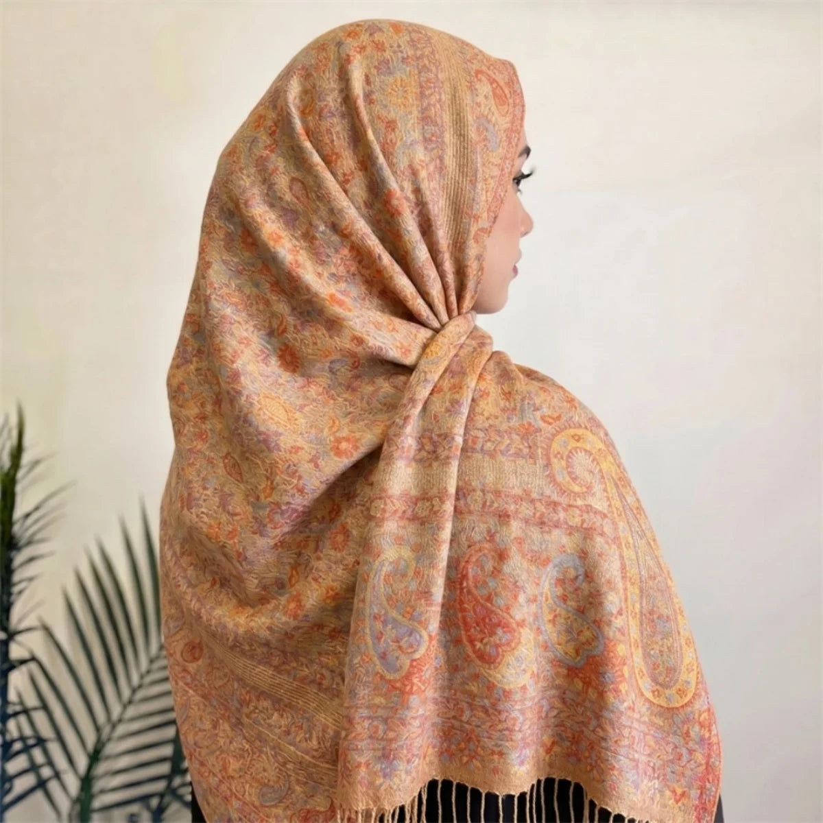 Women's Paisley Print Headscarf, Ornamental Pattern Shawl Wrap, Lightweight Look Scarf with Decorative Border