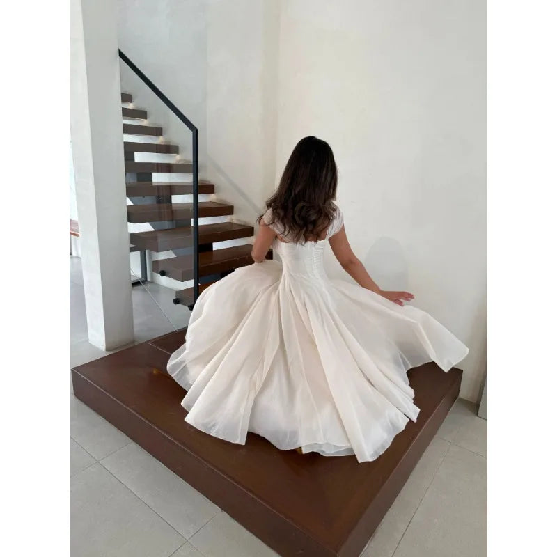 A-Line Midi Dress – Short Sleeve Square Neck Dress with Fitted Bodice, Defined Waist and Flowing Flared Skirt for Weddings & Special Events