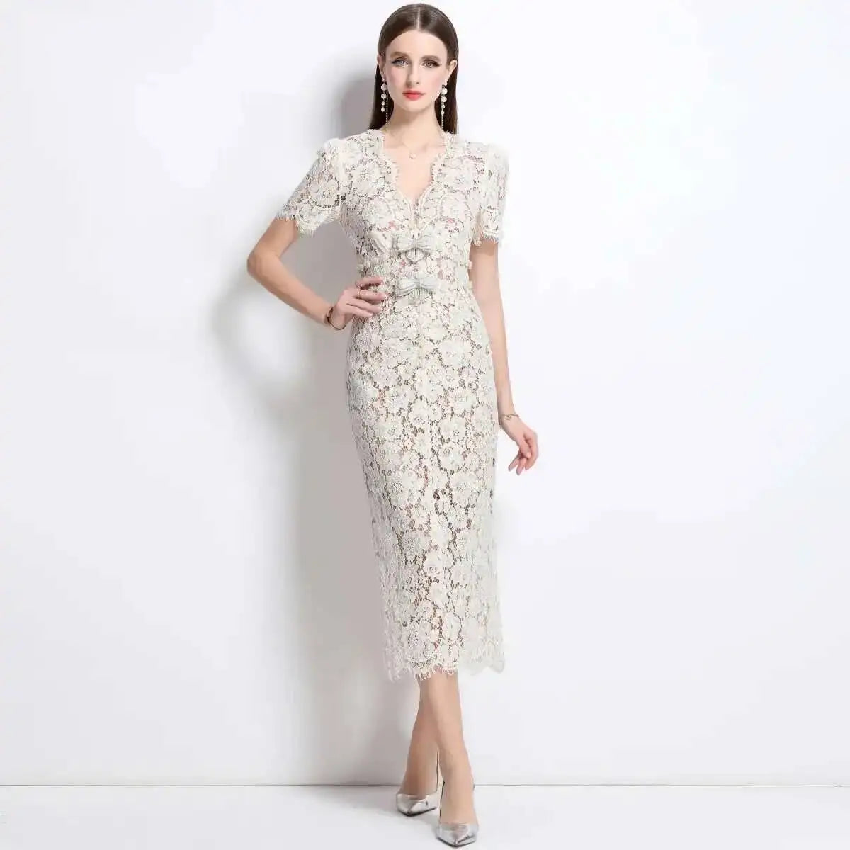 Lace Midi Dress – Short Sleeve Bodycon Dress with V-Neck, Intricate Lace Texture and Fitted Silhouette for Weddings, Brunch & Events