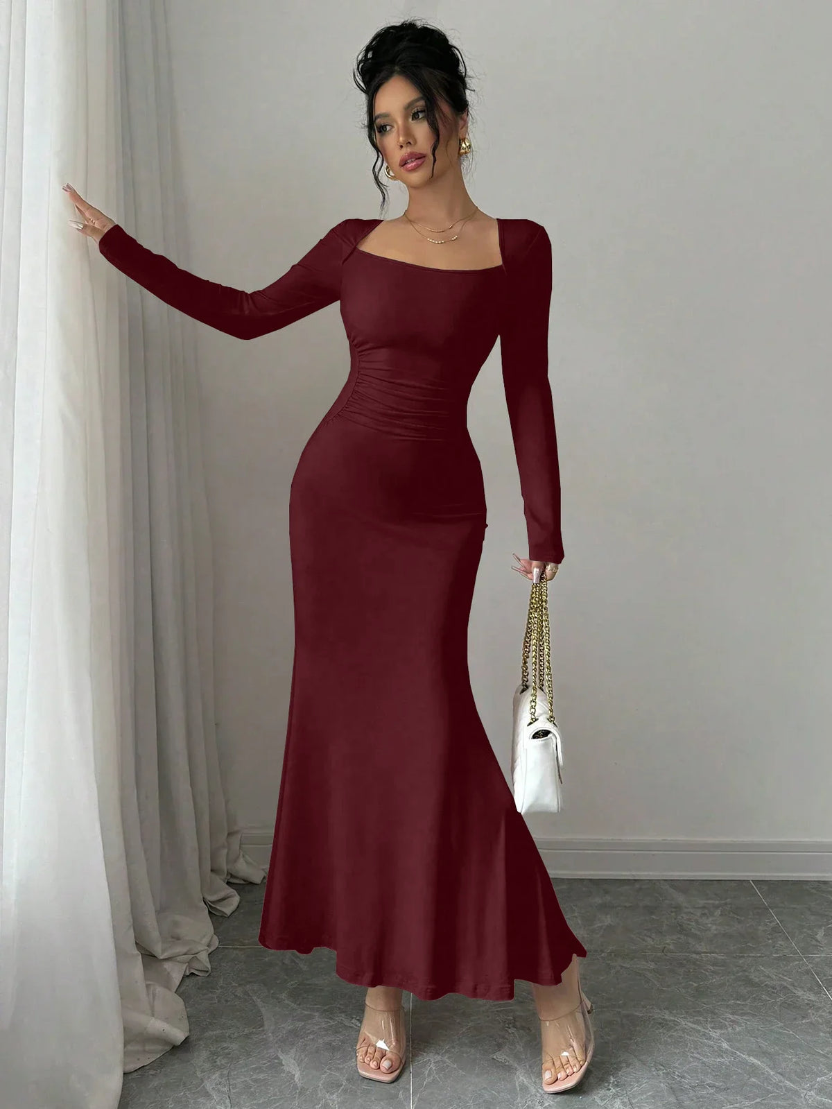 Bodycon Maxi Dress – Long Sleeve Square Neck Dress with Ruched Waist, Figure-Hugging Silhouette and Flared Floor-Length Skirt for Events