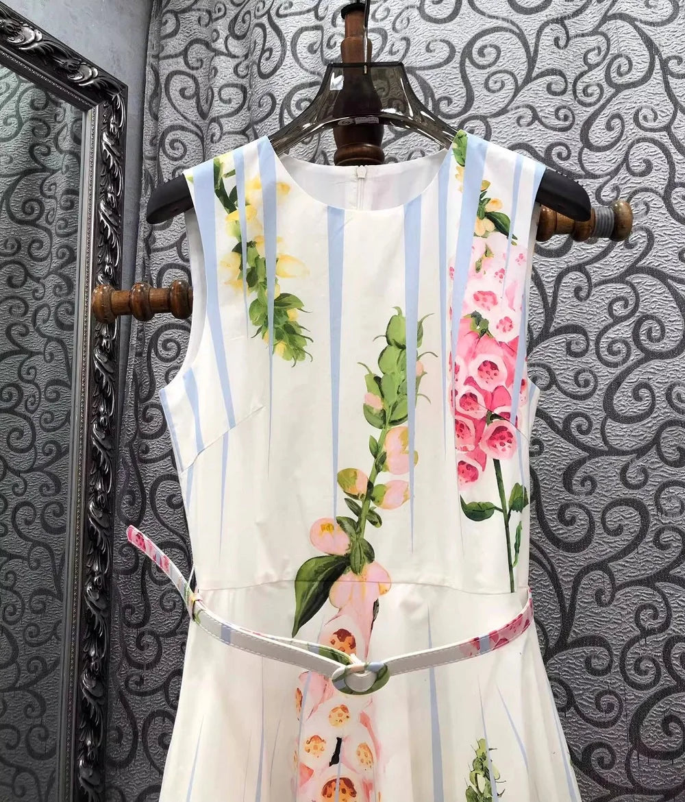Floral Maxi Dress – Sleeveless V-Neck Dress with Defined Waist, Pleated Flared Skirt and Elegant Botanical Print for Weddings & Summer Events