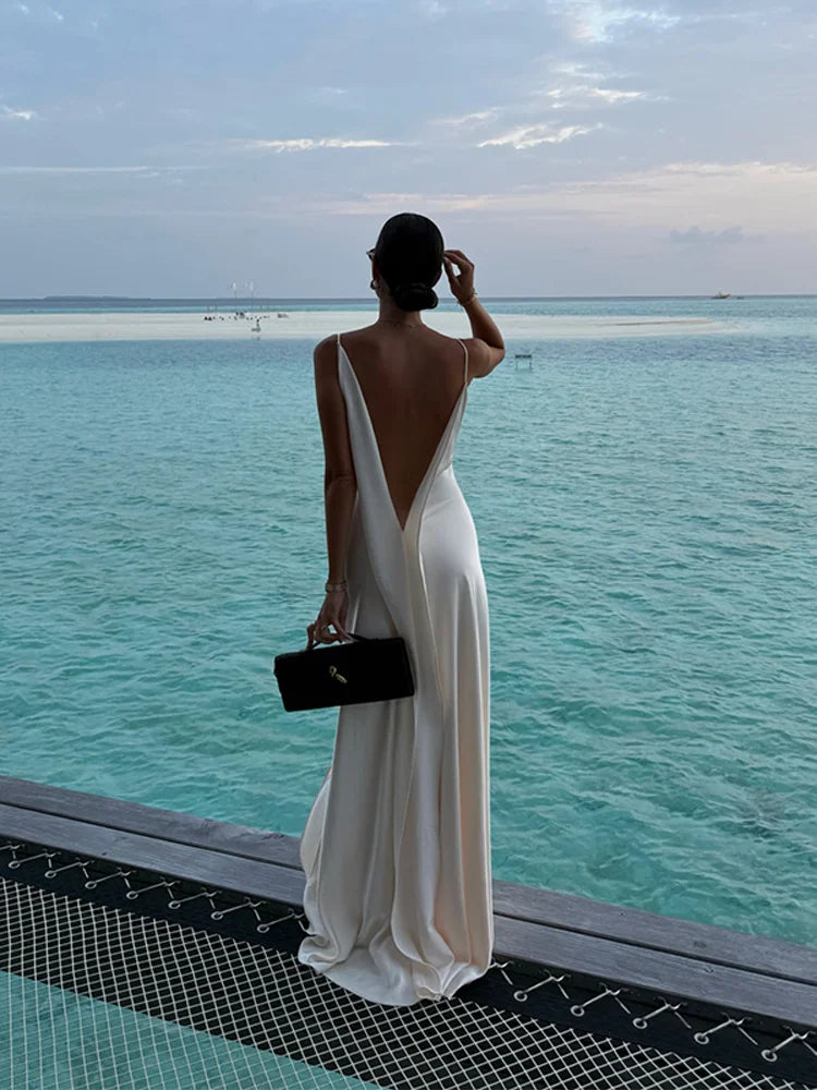 Elegant Maxi Dress – Sleeveless Cowl Neck Dress with Fitted Bodice, Adjustable Straps and Flowing Floor-Length Skirt for Vacations & Events