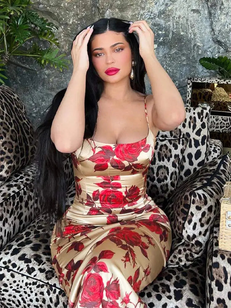 Floral Maxi Dress – Spaghetti Strap Bodycon Dress with Fitted Bodice, Flared Skirt and Romantic Floral Print for Vacations & Summer Events