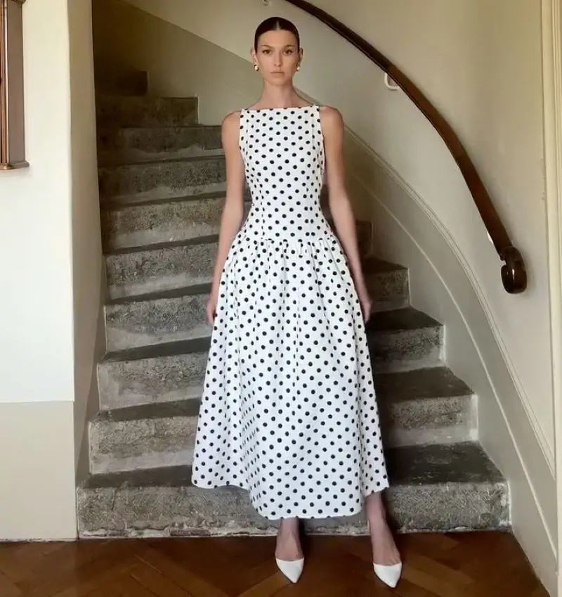 Polka Dot Maxi Dress – Sleeveless Round Neck A-Line Dress with Fitted Waist, Flared Skirt and Elegant Floor-Length Silhouette for Events