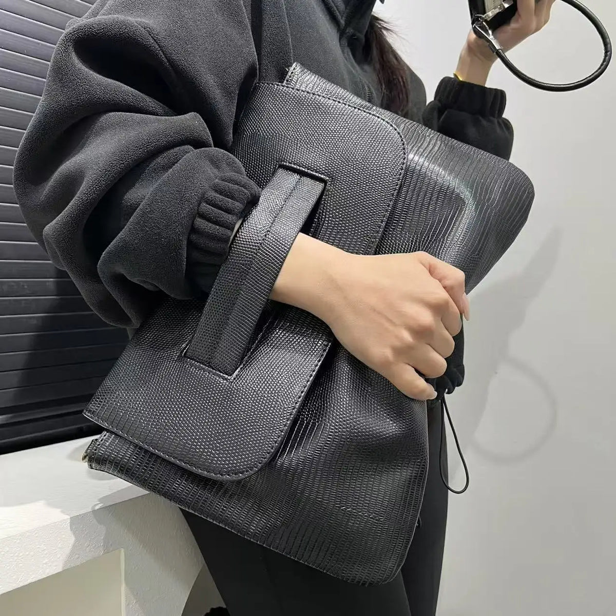 Oversized Shoulder Tote Bag, Large Textured Handbag with Front Flap Pocket, Spacious Carryall Purse with Wide Handles for Work, Travel & Everyday Use