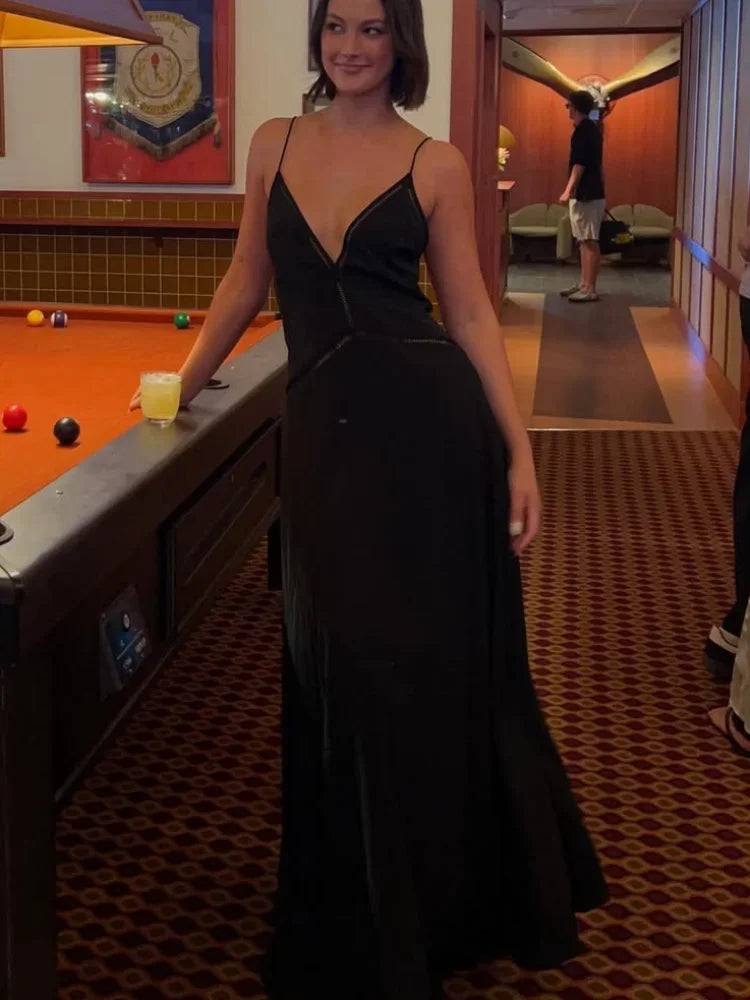 Elegant Maxi Dress – Sleeveless Deep V-Neck Dress with Fitted Bodice, Defined Waist and Flowing A-Line Skirt for Weddings & Evening Events
