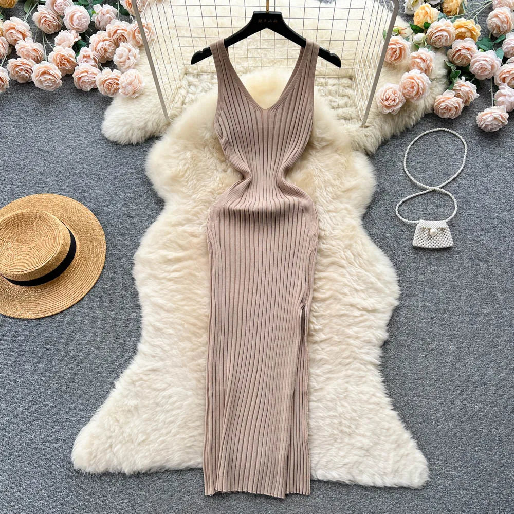 Ribbed Maxi Dress – Sleeveless V-Neck Bodycon Dress with Fitted Waist, Stretch Knit Fabric and Elegant Floor-Length Silhouette