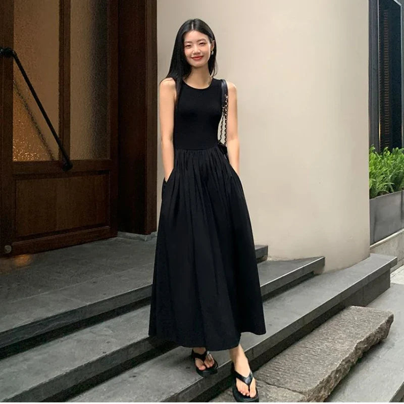 Pleated Maxi Dress – Sleeveless Scoop Neck Dress with Fitted Bodice, High Waist and Flowing Pleated Skirt for Casual & Elegant Events